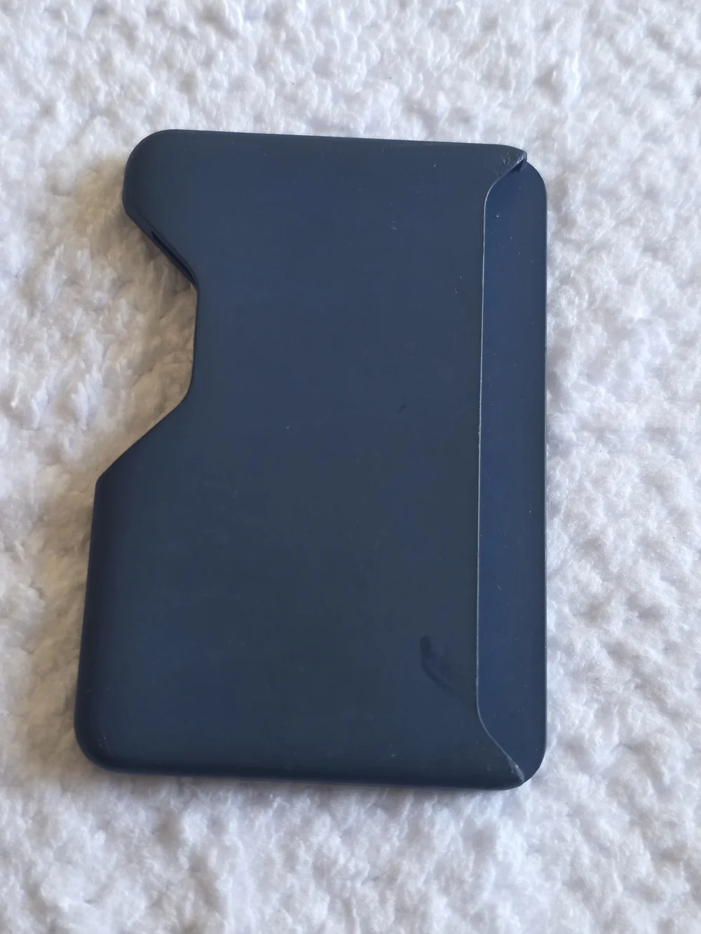 speck Black Slim Card Wallet with Grippy Back
